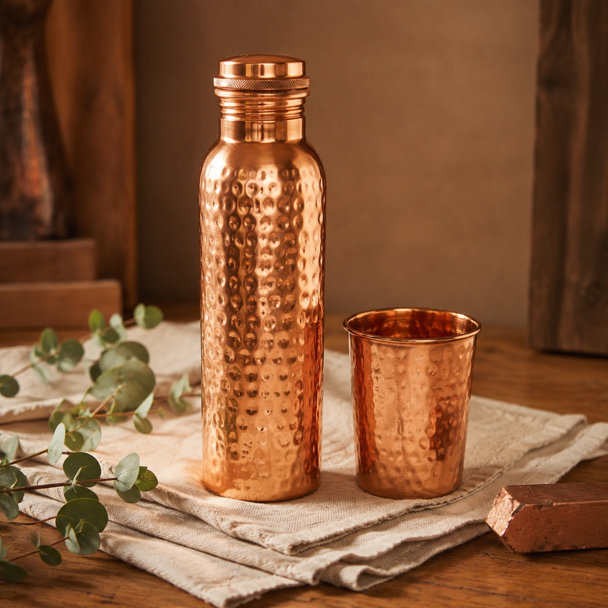 Conjunto de Garrafa e Copo de Cobre Puro Martelado à Mão da Nancy